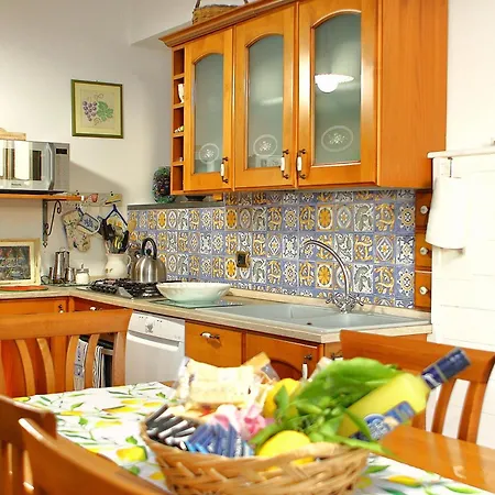 - Tina Villa Sant'Agnello