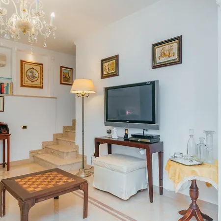 Villa - Tina *
